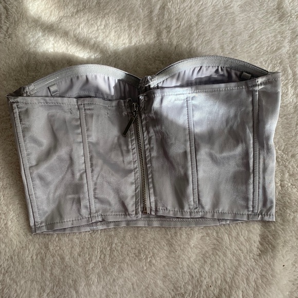 Cropped top - Picture 2 of 2